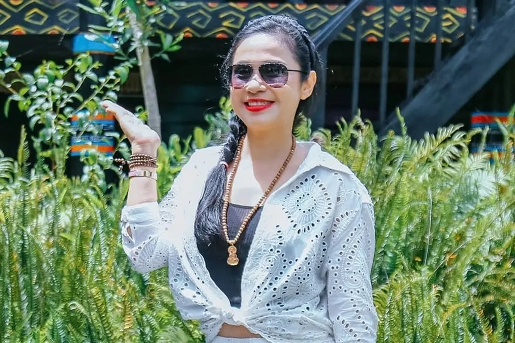 dien-vien-viet-trinh-du-dinh-hien-xac-cho-y-hoc-2