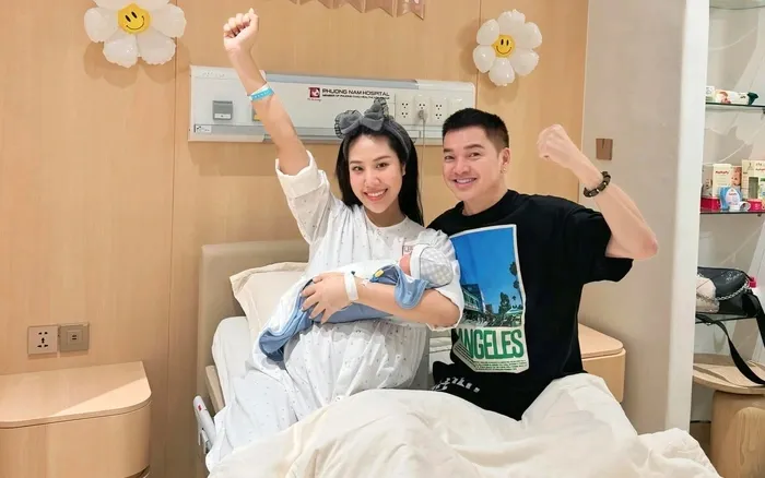 con-trai-quang-minh-mang-ho-me-3