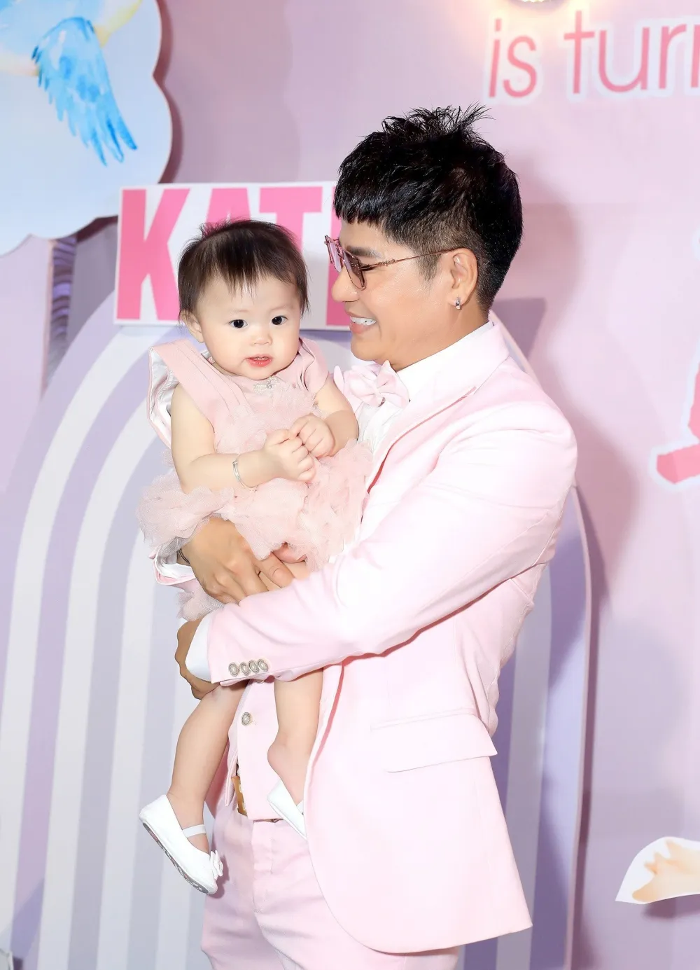 r-3080c272d4780a265369