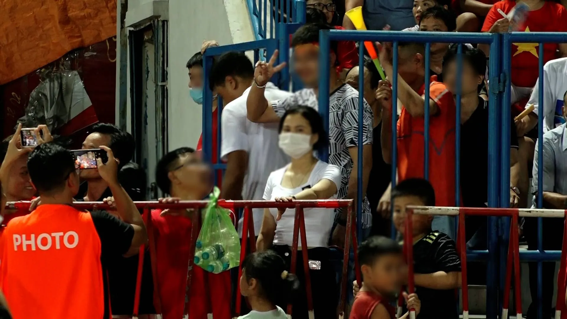 co-dong-vien-bo-ve-vi-tuyen-viet-nam-da-chan2 (1)