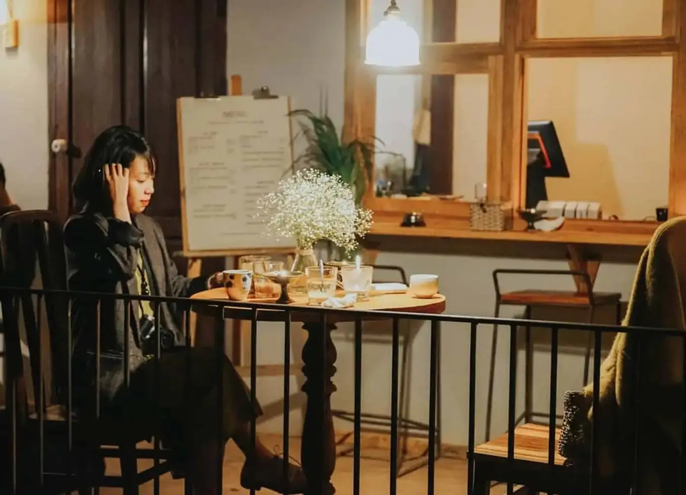 ket-noi-wifi-quet-ma-qr-sac-dien-noi-cong-cong-mat-sach-tien