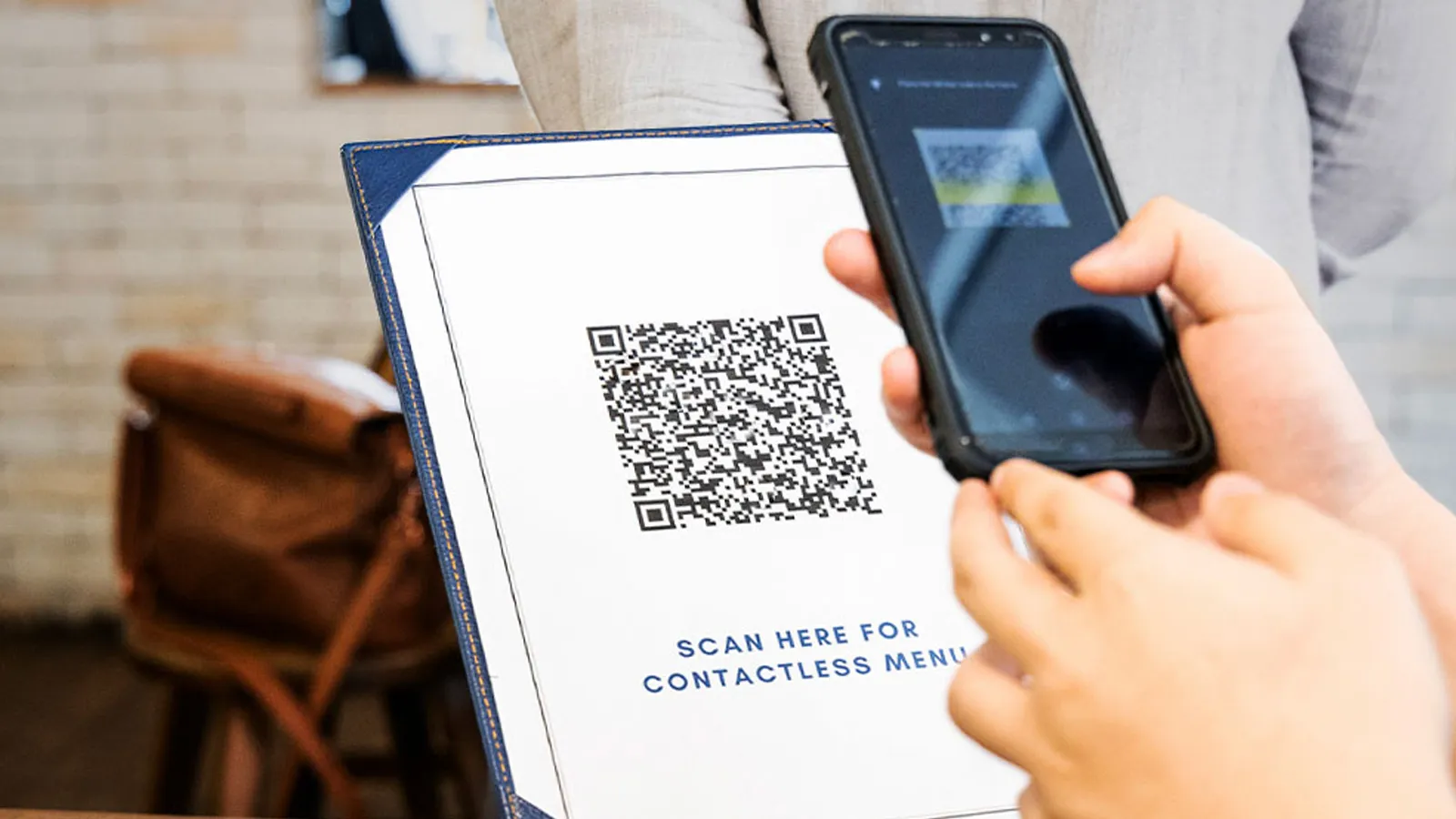 ket-noi-wifi-quet-ma-qr-sac-dien-noi-cong-cong-mat-sach-tien