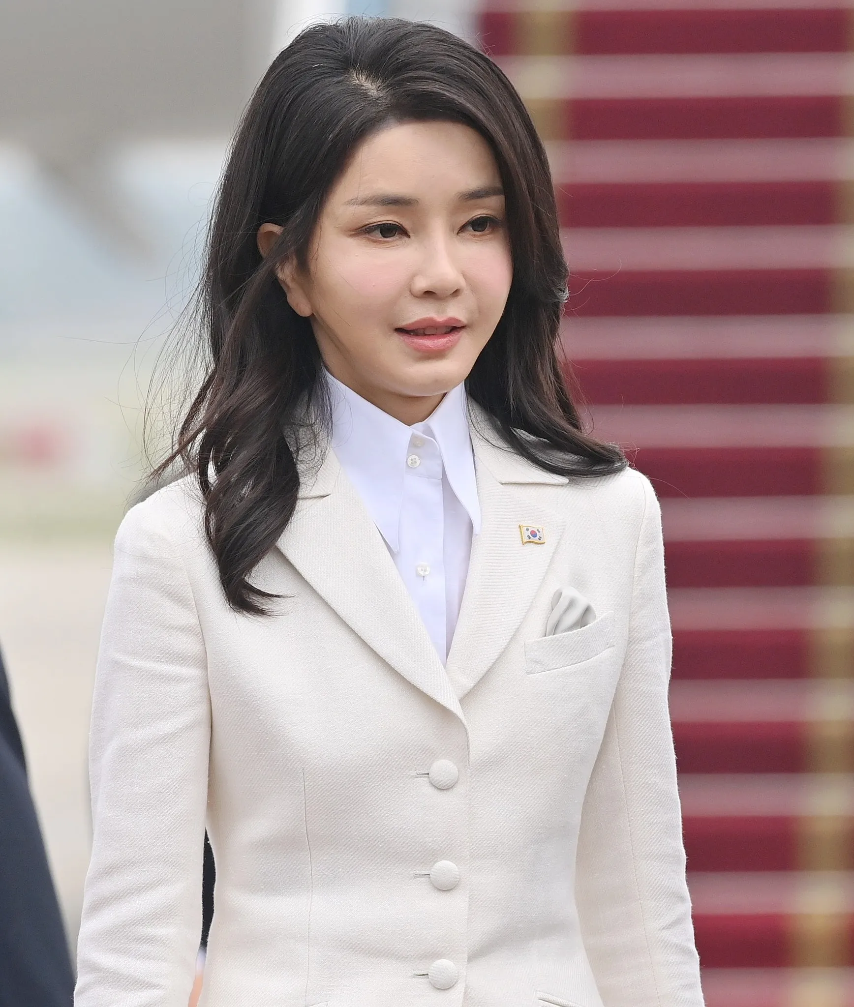 phu-nhan-tong-thong-han-quoc-sang-viet-nam1