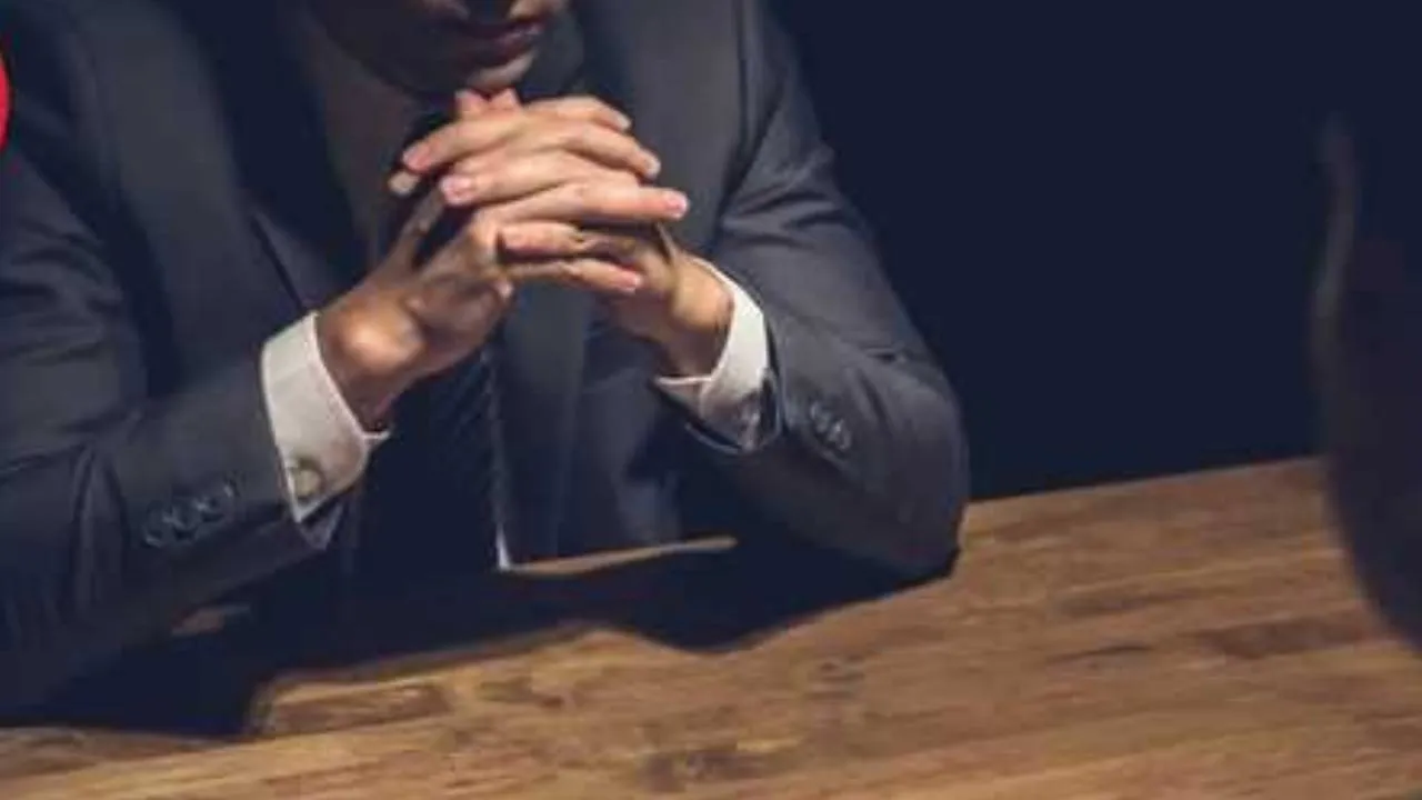 tiktoker-bi-giam-giu-vi-chup-anh-o-dubai (1)