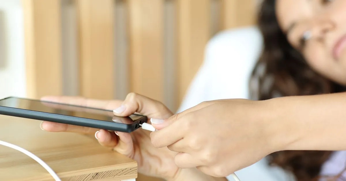 khong-sac-iphone-khi-ngu-2