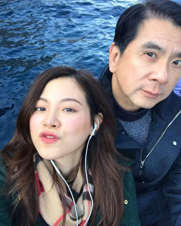 tim-ra-ong-bo-cuc-pham-lang-giai-tri-thai-lan-con-gai-tai-gioi-nhan-sac-lai-xuat-chung-14-1597033163-592-width600height750