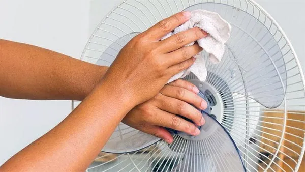 cach-ve-sinh-quat-hieu-qua