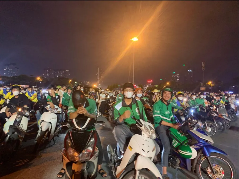 xe-om-cong-nghe-kiem-tien-gap-5-lan-trong-ngay-blackpink-den-ha-noi-1