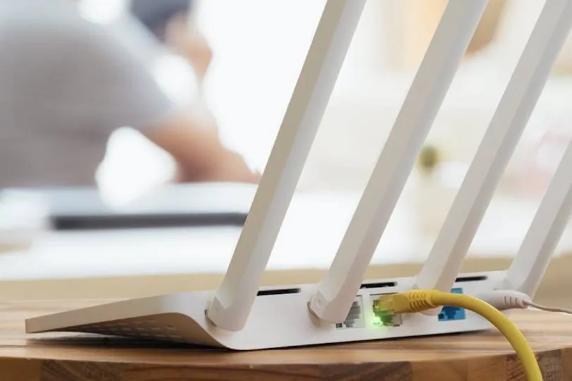 nhung-thiet-bi-dien-tu-khong-nen-ngat-dien-khi-di-du-lich-3