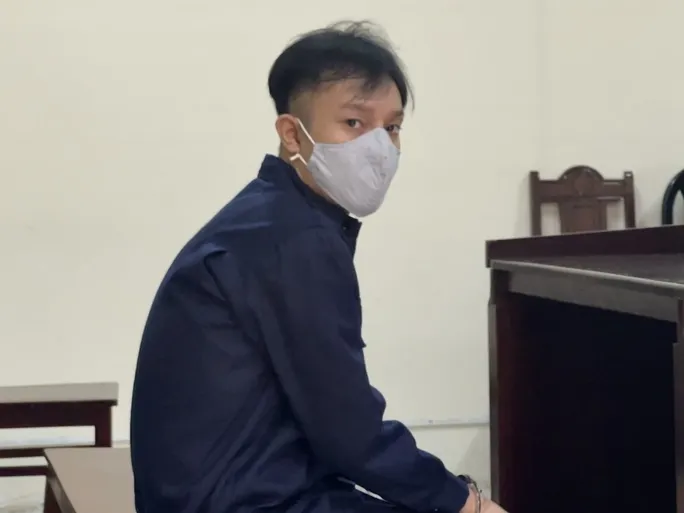 nguoi-sap-xep-cho-chan-dai-mua-ban-dam-15-000-do-dem-bi-phat-tu-1