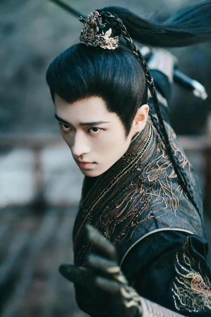 my-nam-hot-nhat-hien-nay-co-man-gia-gai-khien-netizen-thich-thu