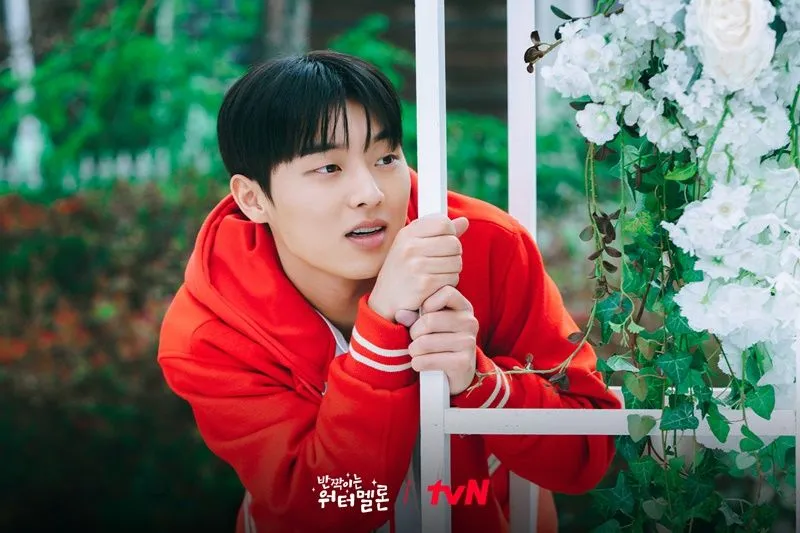 phim-dua-hau-lap-lanh-2023 7