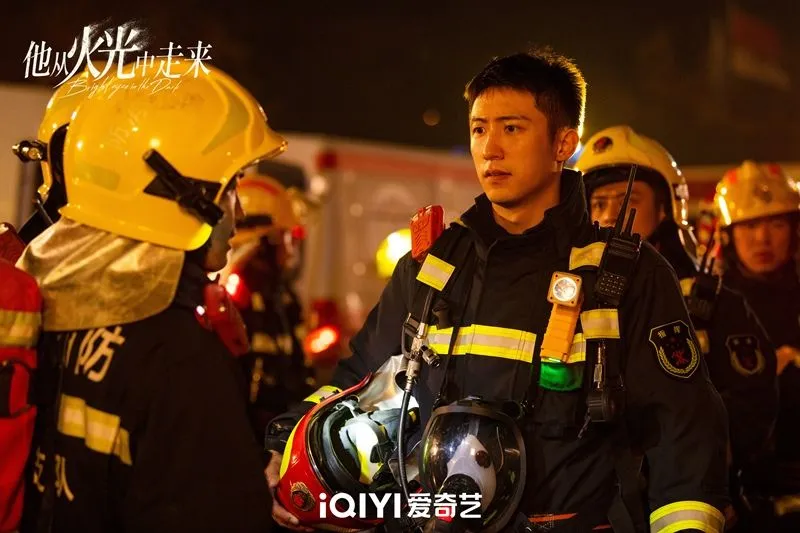 phim-anh-ay-buoc-ra-tu-anh-lua