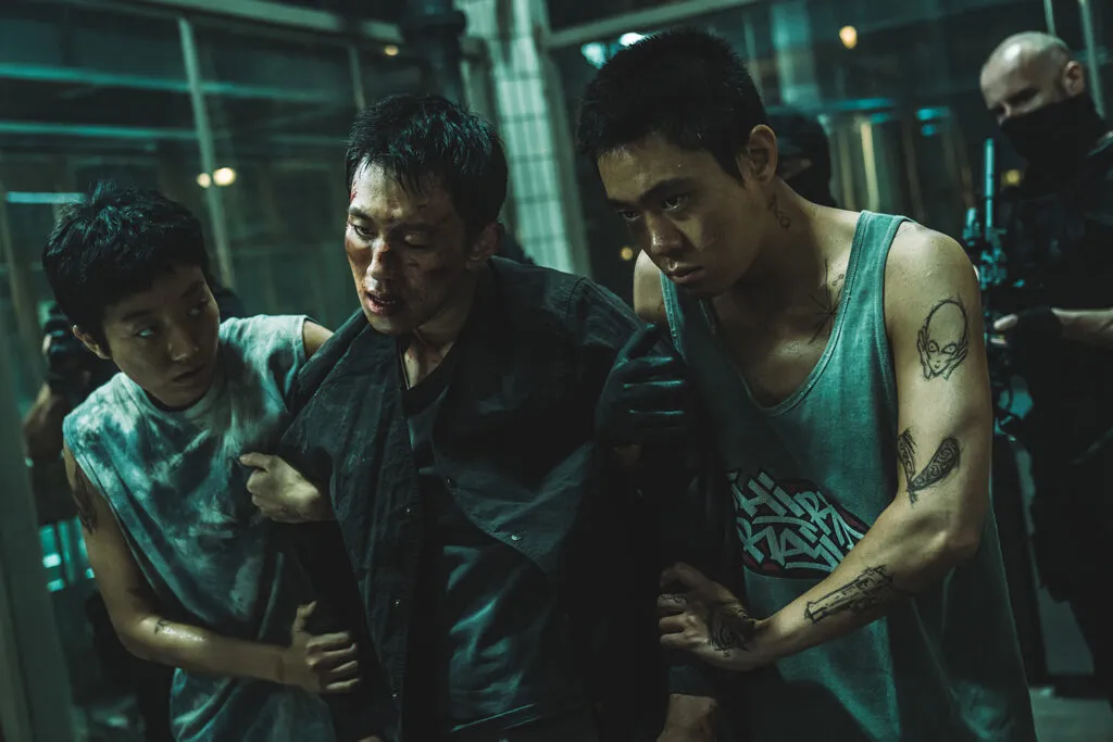 phim-doc-chiem-2.jpeg 2