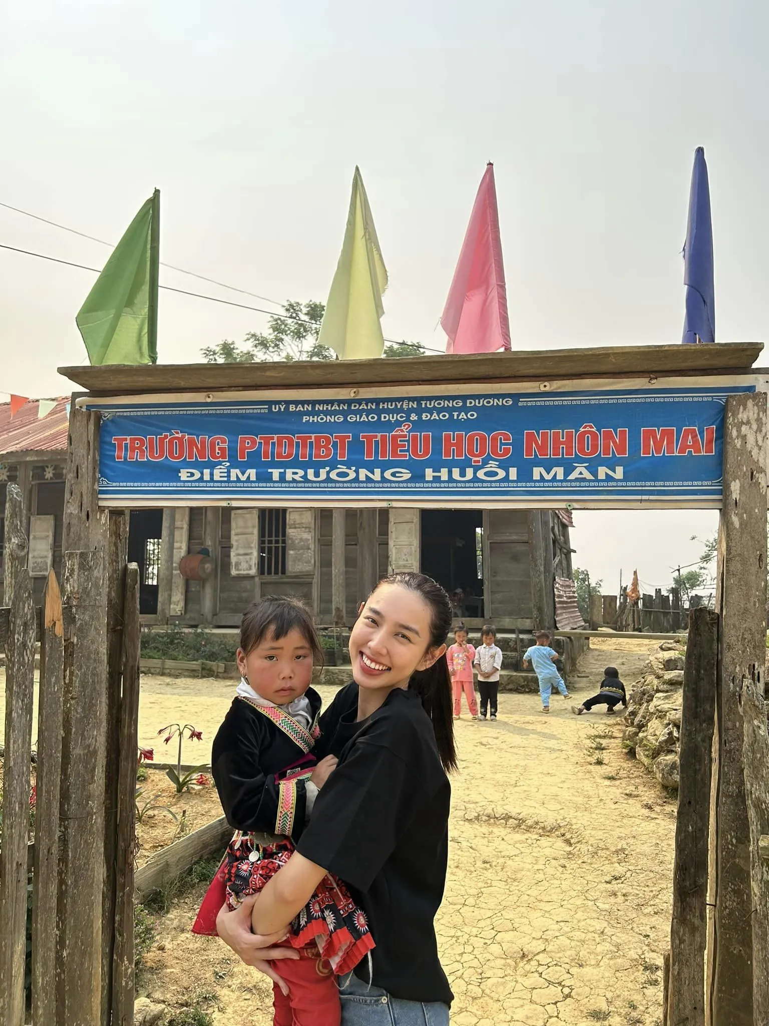 thuy-tien-ve-que-quang-linh-lam-dieu-dac-biet (1)