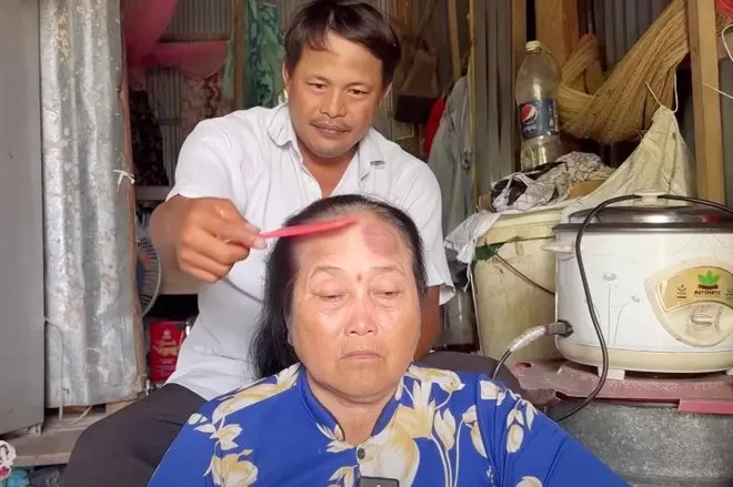 nguoi-phu-nu-cuoi-chong-kem-26-tuoi (2)