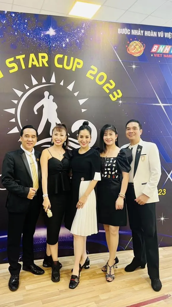 so-ke-thoi-trang-bau-4-thang-cua-hai-my-nhan-viet (19)