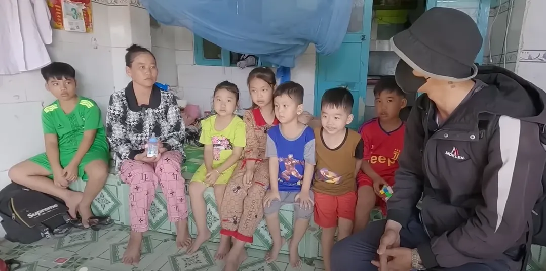 nguoi-phu-nu-39-tuoi-co-9-dua-con (3)