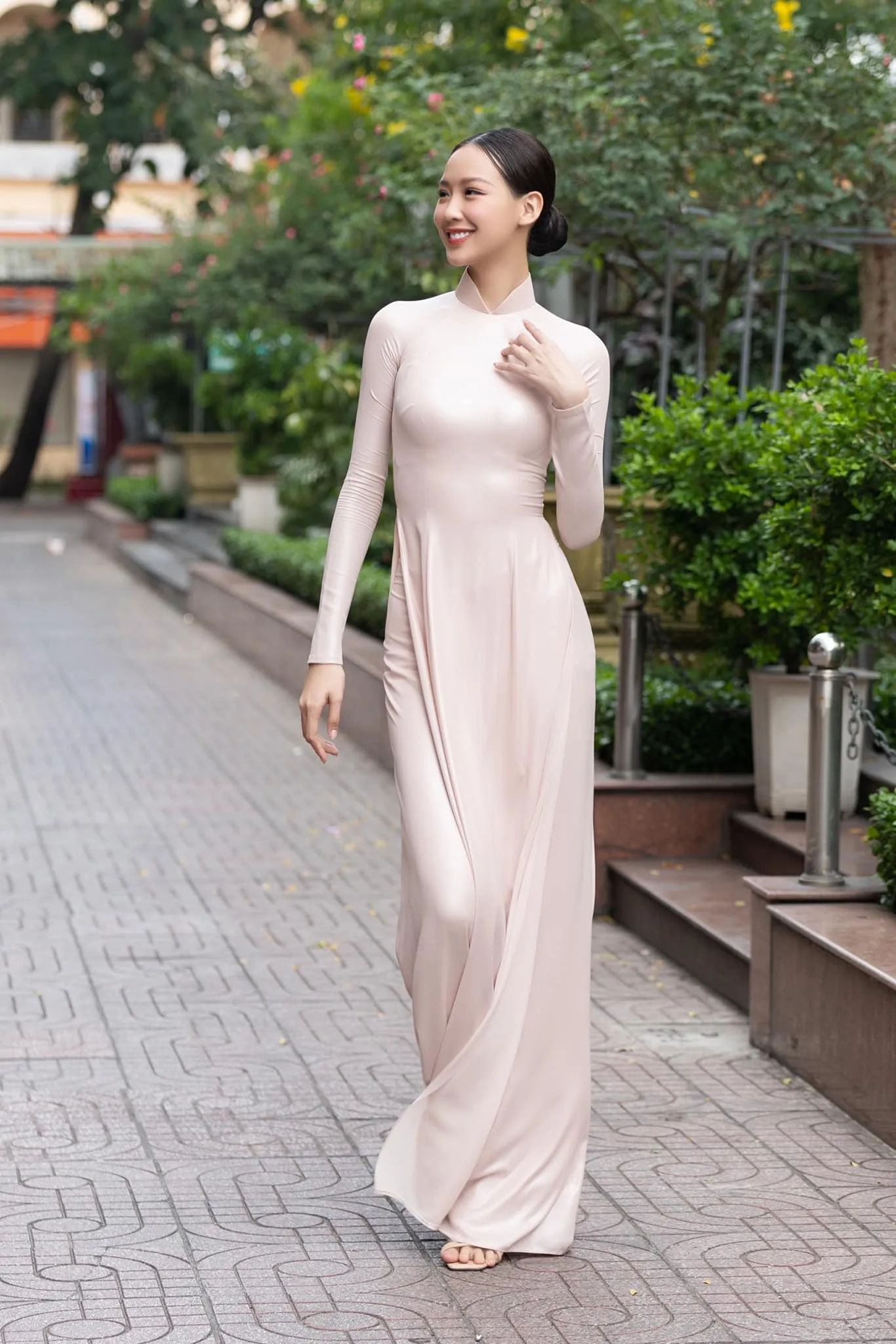 do-sac-cung-bao-ngoc-hoa-hau-thanh-thuy-1m75-phai-lep-ve (1)