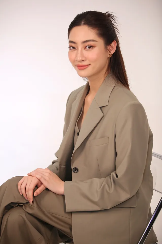 hoa-hau-luong-thuy-linh-gay-tranh-cai-voi-phat-ngon-chan-dai-cap-dai-gia (20)