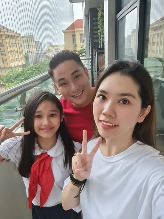 con-gai-minh-tiep-so-huu-chieu-cao-khung (1)