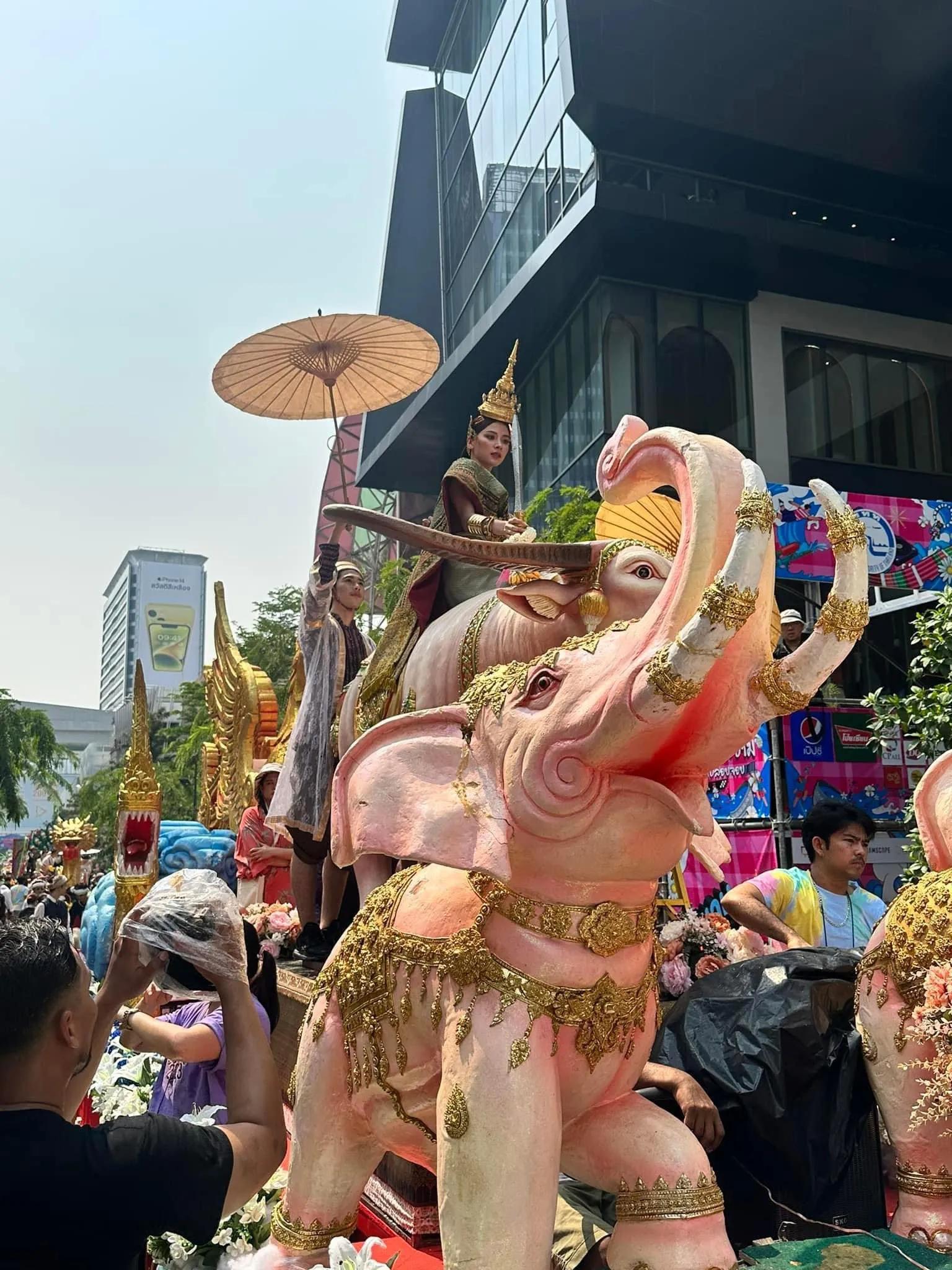 my-nhan-thai-lan-baifein-gay-nao-loan-voi-nhan-sac-cuc-pham (2)