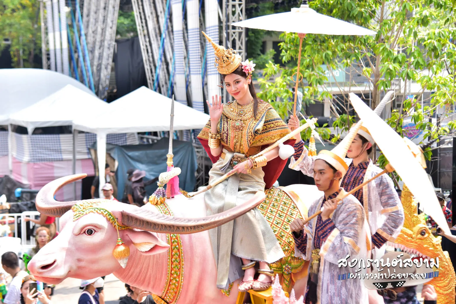 my-nhan-thai-lan-baifein-gay-nao-loan-voi-nhan-sac-cuc-pham  (20)
