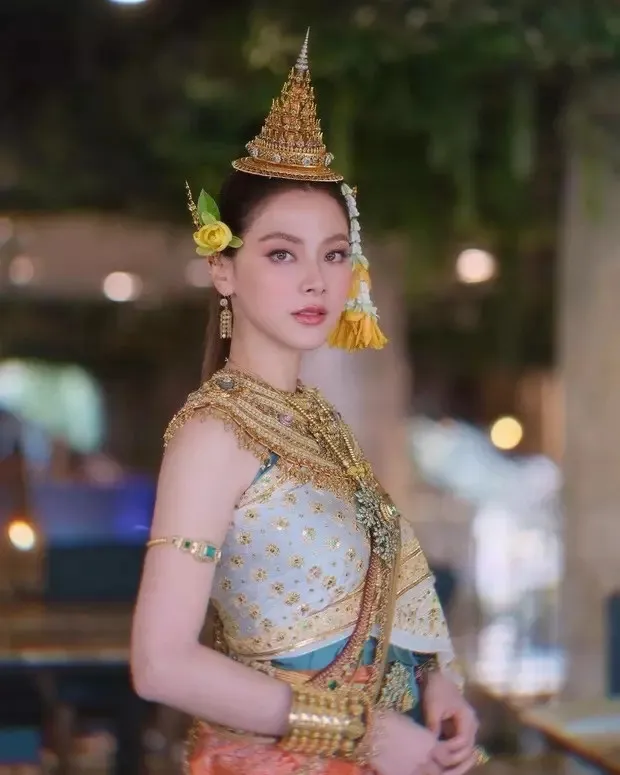 my-nhan-thai-lan-baifein-gay-nao-loan-voi-nhan-sac-cuc-pham (8)