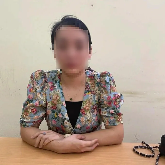 nu-nhan-vien-van-phong-cuop-tien-cay-xang (1)