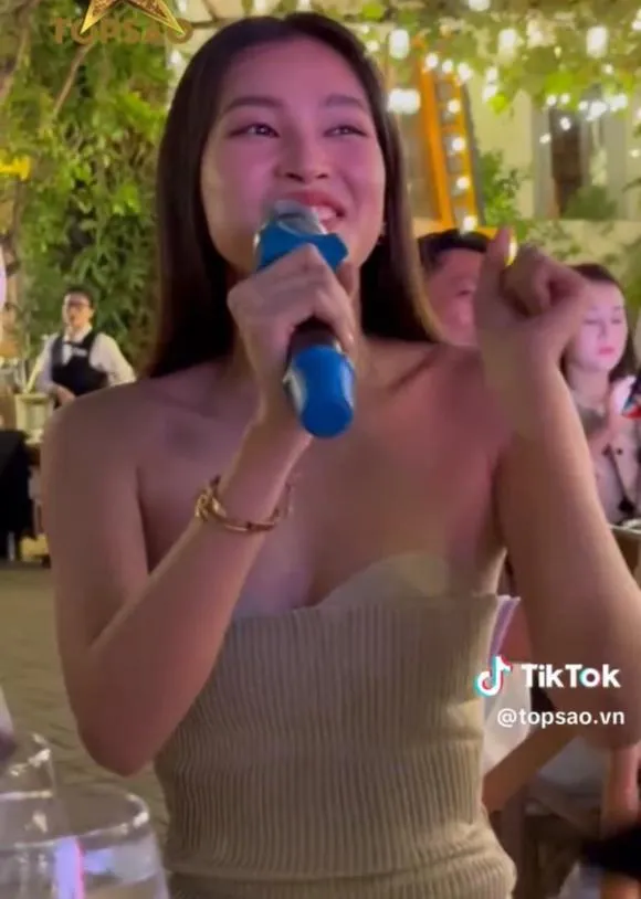 di-dam-cuoi-vui-qua-da-hoa-hau-tieu-vy-gap-su-co-ho-henh-de-lo-noi-y (9)