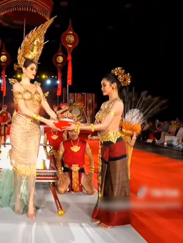 di-na-xu-ep-engfa-waraha-de-ga-cung-xuat-hien-nhu-no-ty-cho-miss-grand-2022-khien-fan-bua-xuc (6)