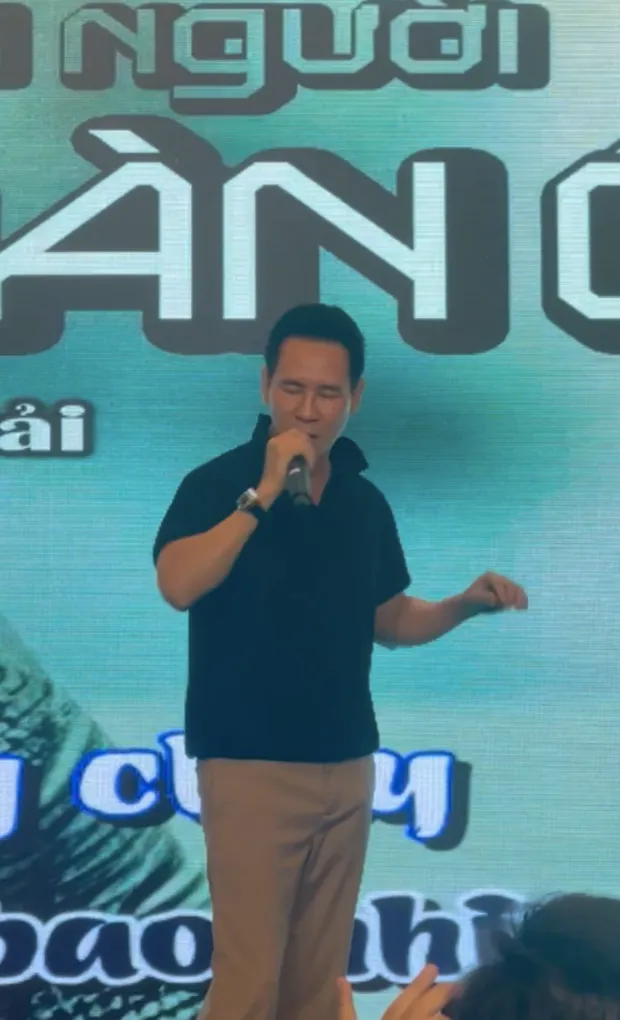 ly-hai-bi-yeu-cau-khoc-di-trong-luc-noi-ve-phim-moi (1)