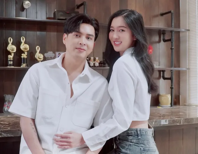 hau-cau-hon-ban-gai-2k-ho-quang-hieu-lo-clip-ve-que-vo-nhau-nhet-hat-karaoke-quay-toi-ben (3)