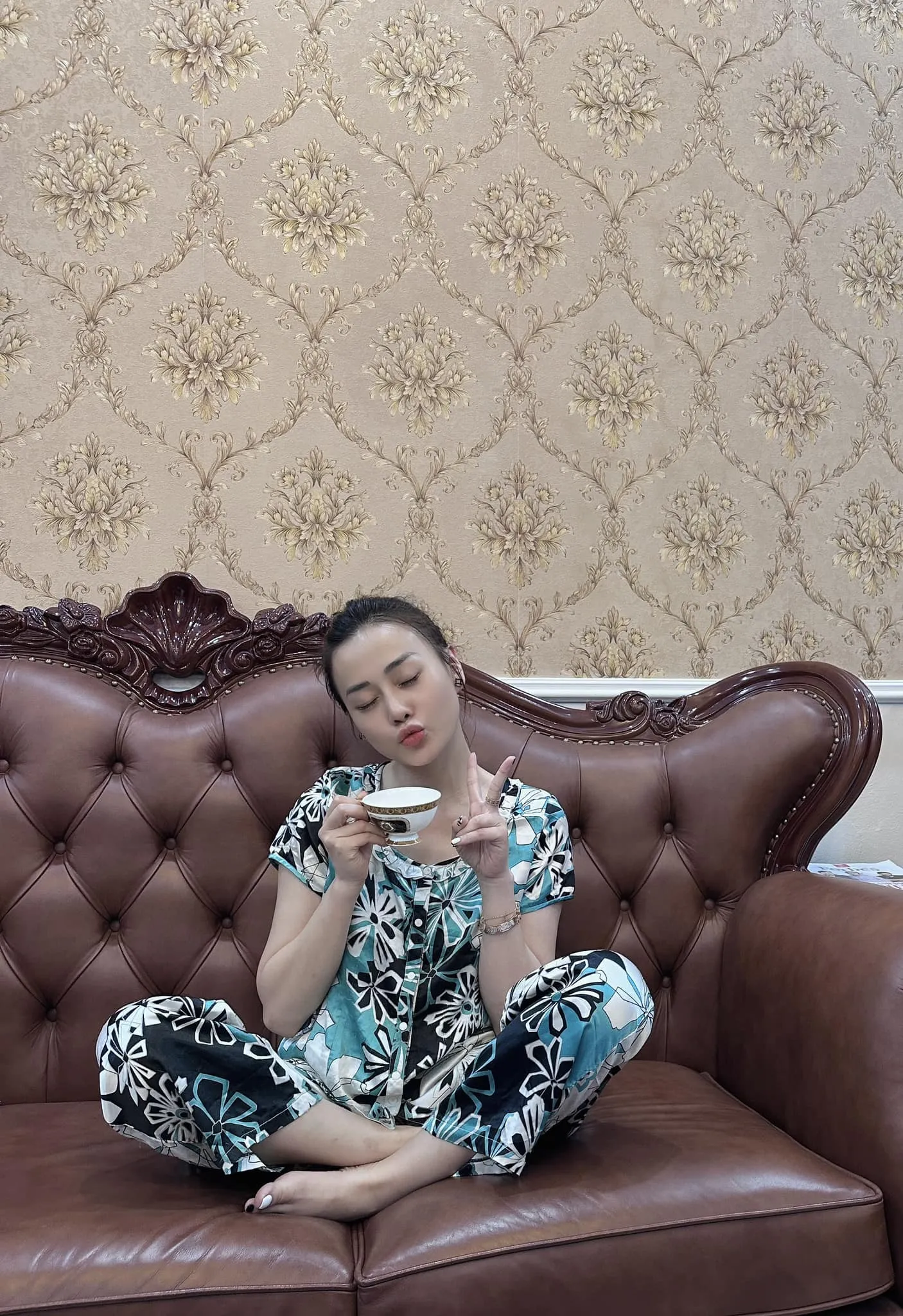 bi-netizen-mia-mai-that-nghiep-sau-khi-yeu-shark-binh-phuong-oanh-dap-tra-khong-ngo (2)