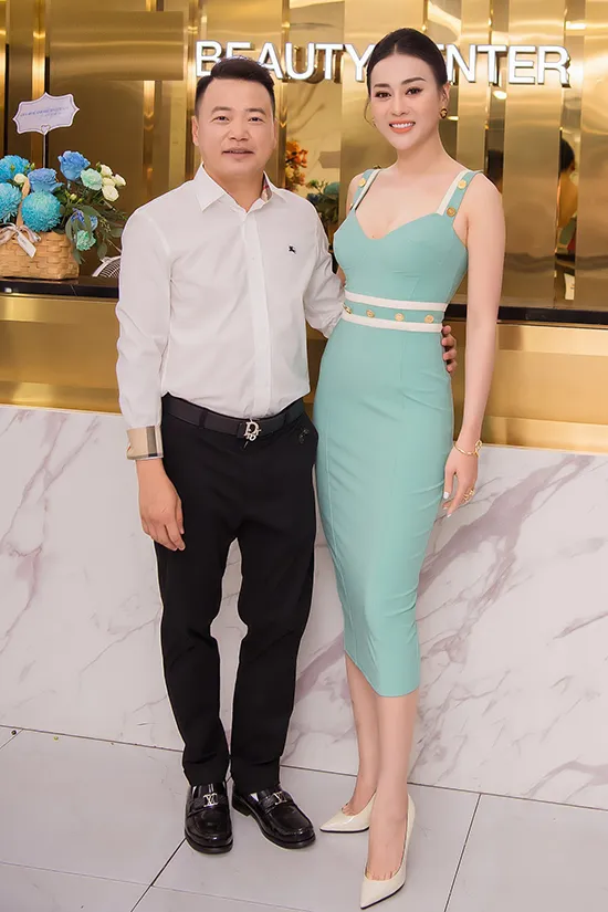 bi-netizen-mia-mai-that-nghiep-sau-khi-yeu-shark-binh-phuong-oanh-dap-tra-khong-ngo (4)