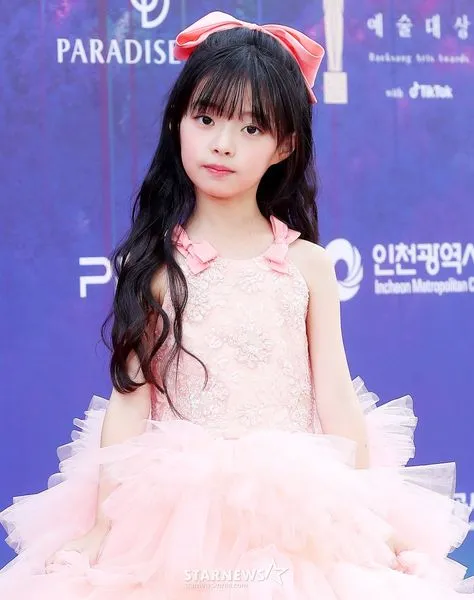 dan-sao-kip-long-lay-do-bo-tham-do-baeksang -2023 (5)