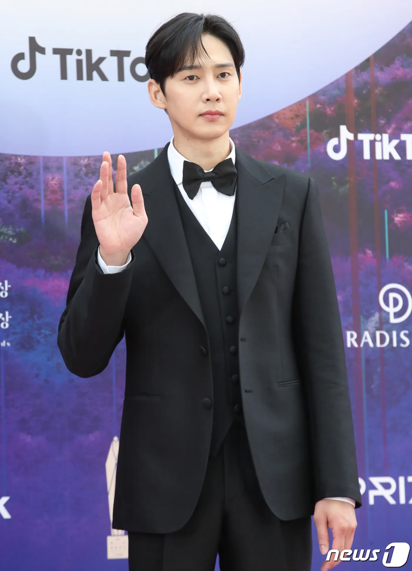 dan-sao-kip-long-lay-do-bo-tham-do-baeksang -2023 (7)
