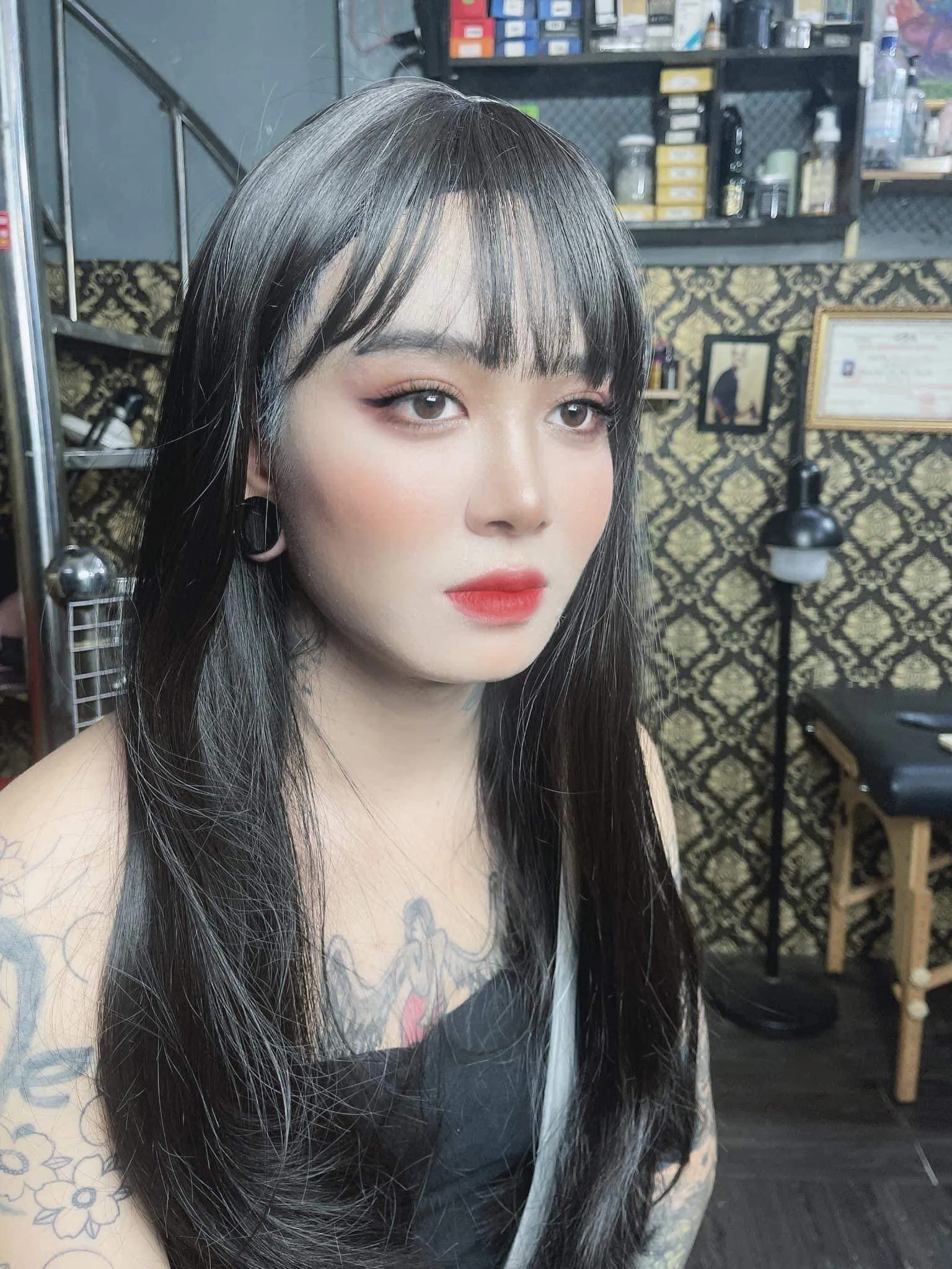 chan-dong-loat-anh-khi-nha-co-vo-lam-make-up (5)