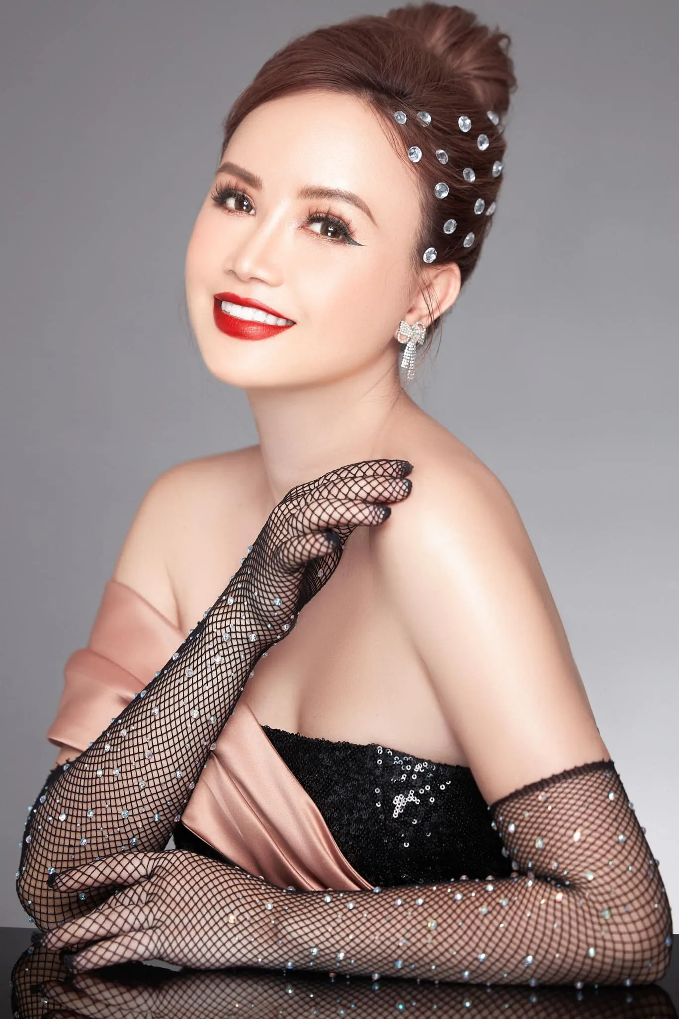 dien-vien-hoang-yen-len-tieng-truoc-thong-tin-lay-chong-lan-5-tuoi-u50 (5)