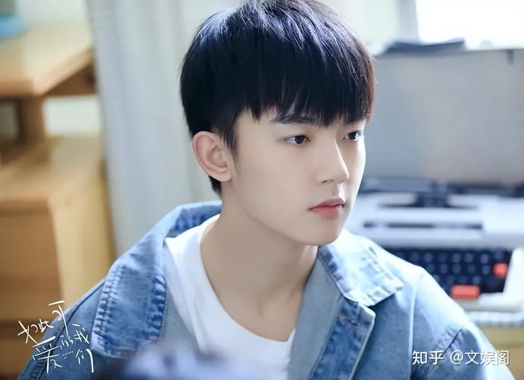 phu-nhan-chuyen-tinh-cam-voi-ban-gai-cu-sao-nam-cbiz-bi-tung-anh-giuong-chieu (17)