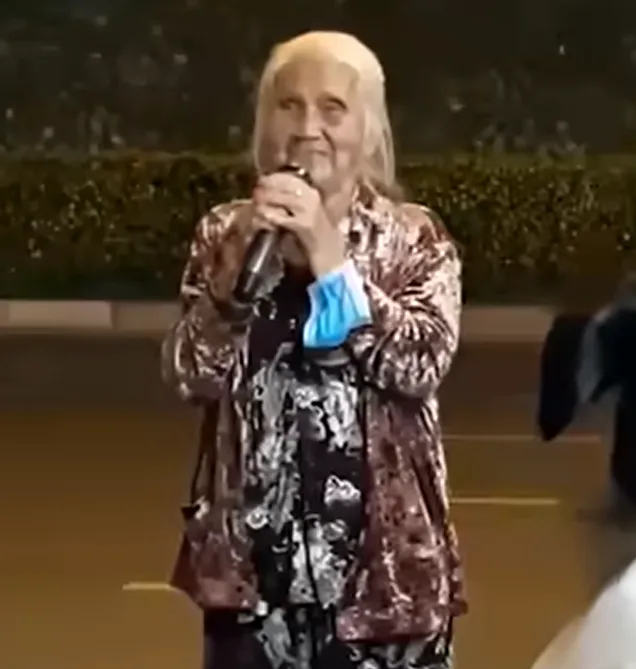 xot-xa-tuoi-xe-chieu-ns-hong-sap-u90-van-hat-rong-kiem-tien (5)