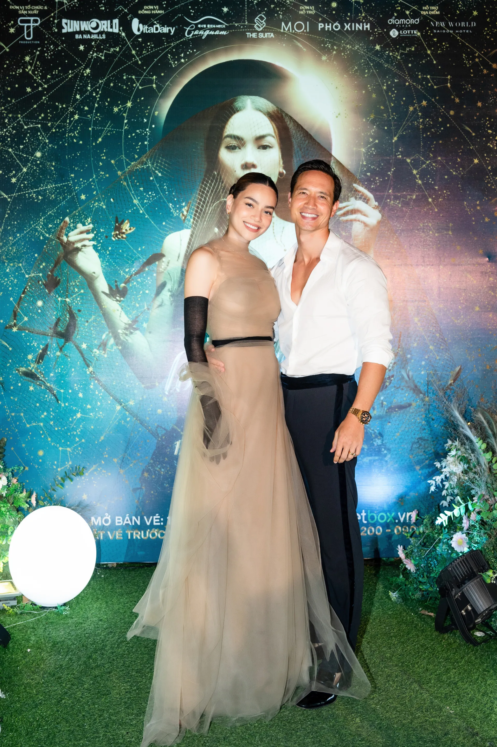 ho-ngoc-ha-bat-luc-bi-hot-tiktoker-chiem-spotlight-tai-su-kien-rieng (8)