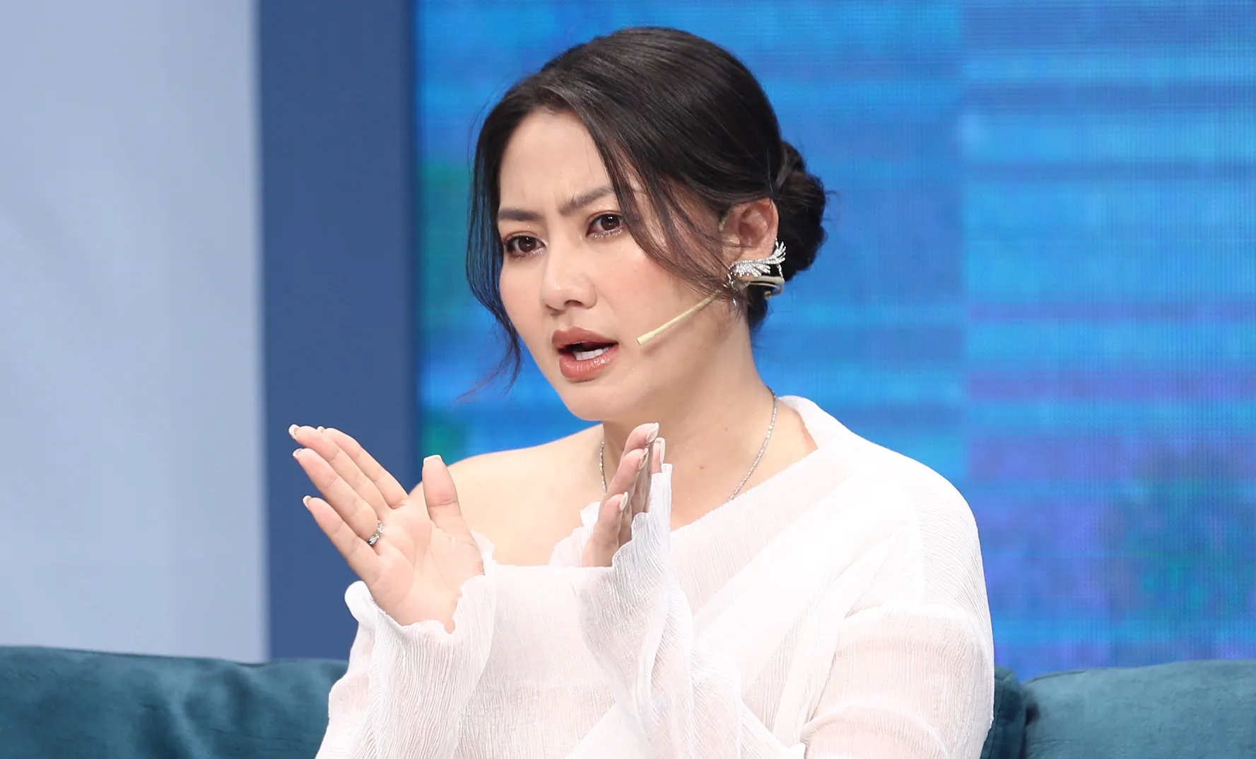 ngoc-lan-noi-doa-bi-mia-mai-noi-cong-ty-bao-hiem-loi-xin-loi-len-tieng-dap-tra-cuc-cang (1)