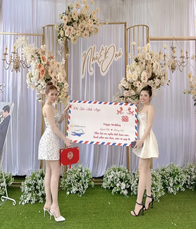 co-dau-dong-nai-gay-choang-khi-deo-11-cay-vang-trong-dam-cuoi-nhan-hot-xoan-2-ty-qua-mung-chuc-ty (19)