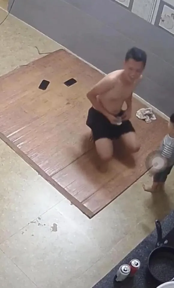 vo-vo-tinh-lam-roi-tien-chong-vui-ra-mat-tranh-thu-nhet-tui-khien-dang-may-rau-dong-cam (9)