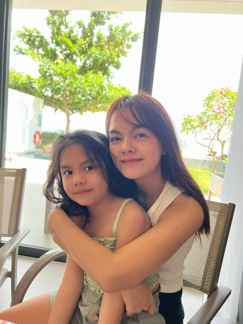 pham-quynh-anh-tiet-lo-2-con-gai-khong-hoc-lop-1-dan-tinh-tha-mua-binh-luan-khi-biet-ly-do (3)