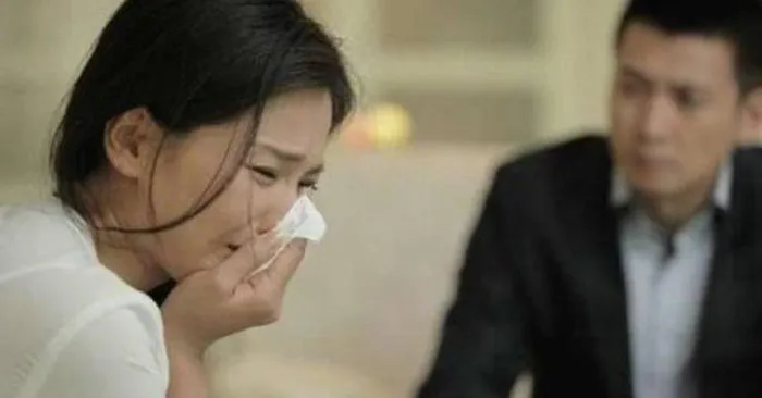 hieu-truong-truong-cap-2-bi-vo-to-co-quan-he-ngoai-luong-voi-nguoi-yeu-cu-lo-tinh-nhan-do-mat (2)