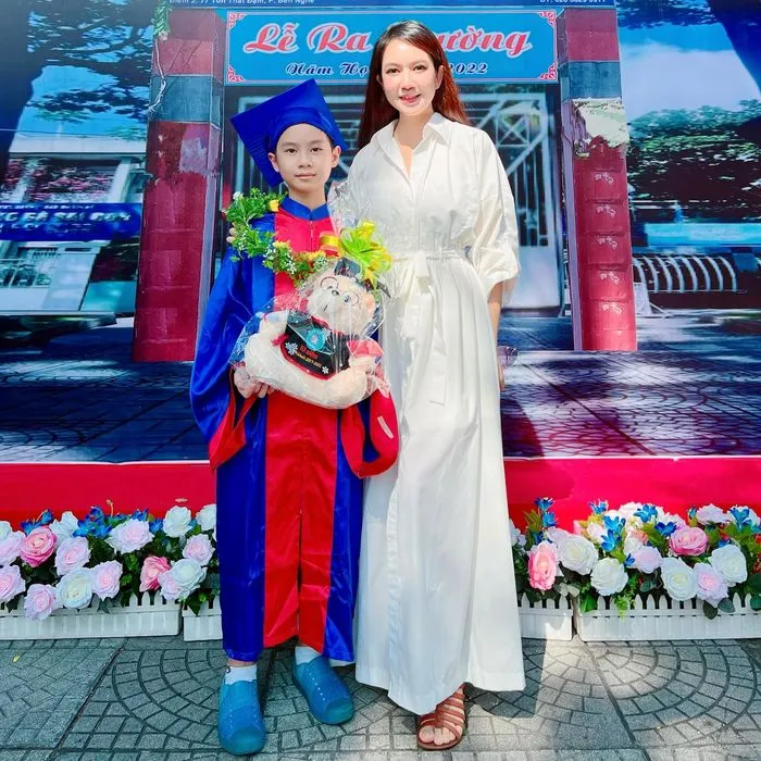 nhieu-gia-dinh-sao-viet-giau-khung-van-cho-con-hoc-truong-binh-dan (3)