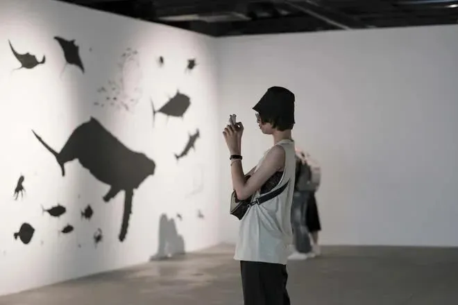 o-nha-qua-lau-khien-ban-chan-giao-tiep (2)