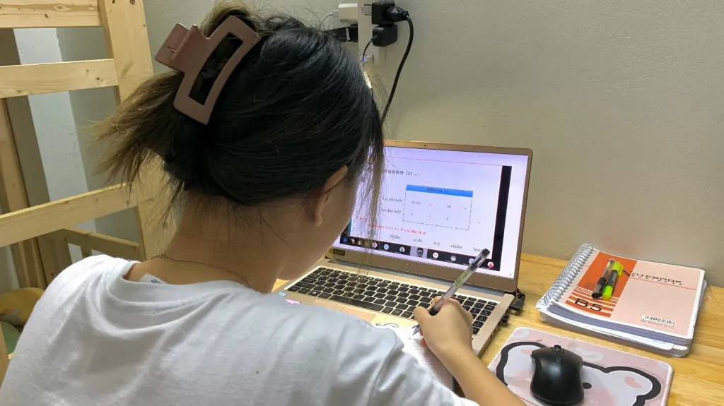 duoc-bo-me-dat-cho-cai-ten-la-nhu-biet-danh-co-gia-khong-giam-tron-hoc-suot-4-nam-dai-hoc (98)